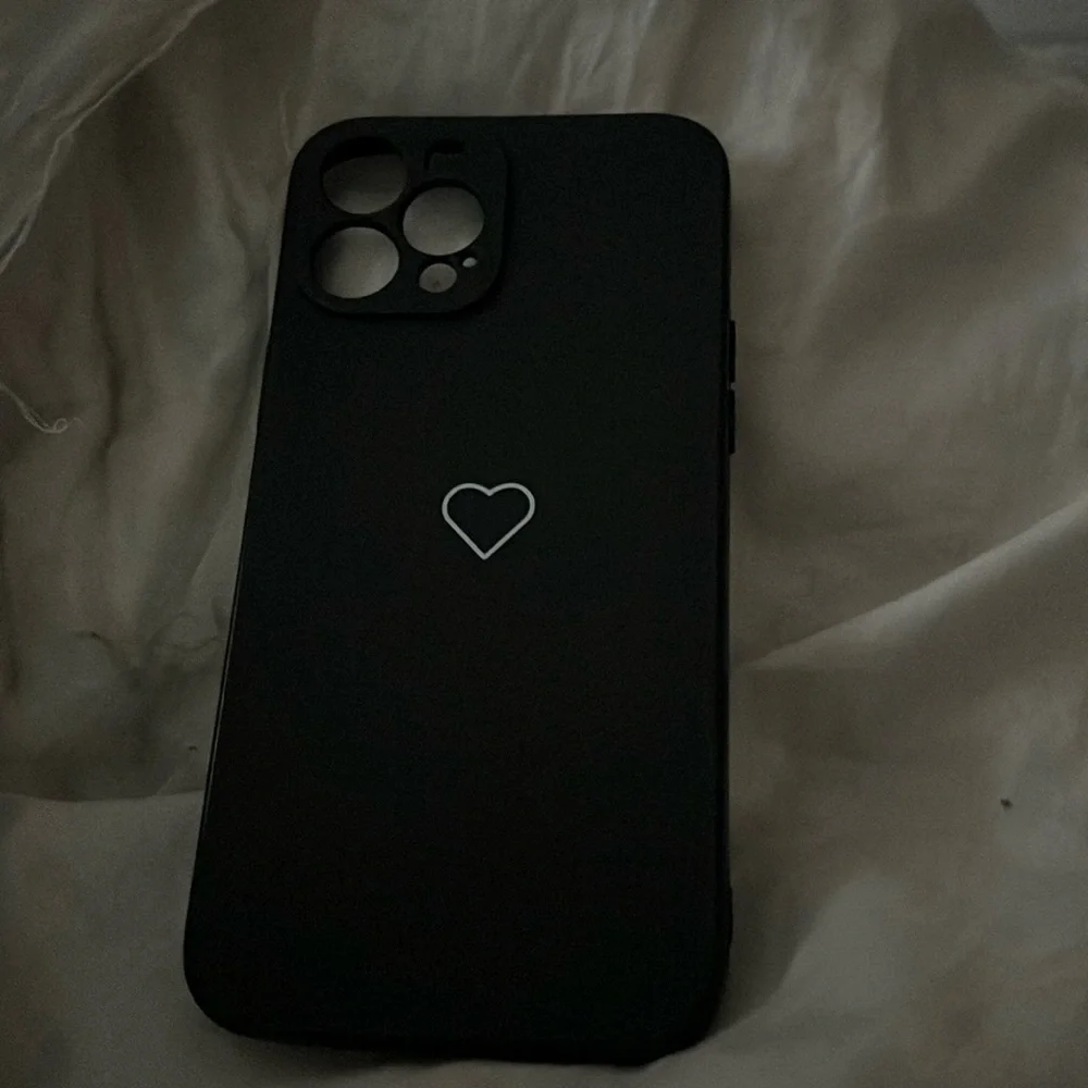 iPhone case - Picture 1 of 3
